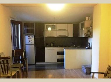 ქირავდება ბინა ვერაზე