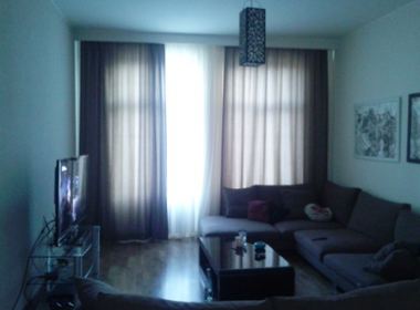 ქირავდება ბინა ვაკეში