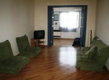 ქირავდება ბინა ვაკეში