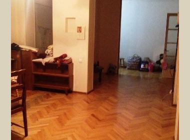 ქირავდება ბინა ვაკეში