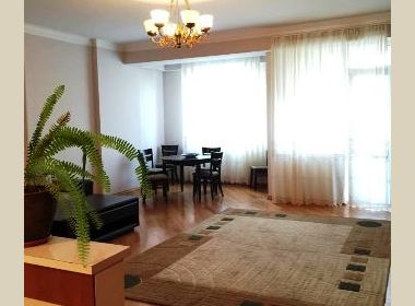 ქირავდება ბინა ვერაზე