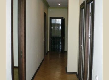 ქირავდება საოფისე ფართი ვაკეში