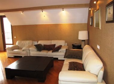 ქირავდება ბინა ვაკეში