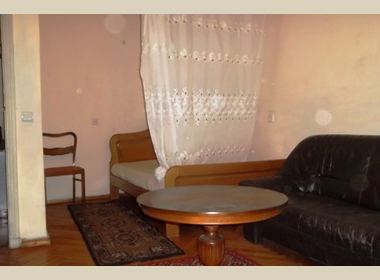 ქირავდება ბინა ვაკეში