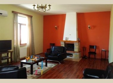 ქირავდება ბინა ვაკეში