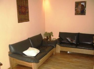 ქირავდება ბინა ვაკეში