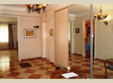 ქირავდება ბინა ვაკეში