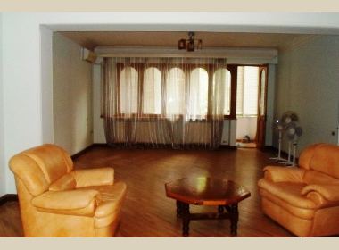 ქირავდება ბინა ვაკეში