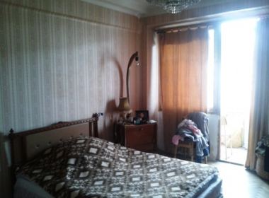 ქირავდება ბინა ვაკეში