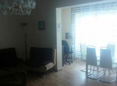 ქირავდება ბინა ვაკეში