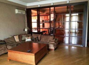 ქირავდება ბინა საბურთალოზე