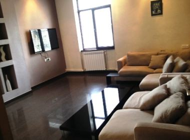 ქირავდება ბინა ვაკეში