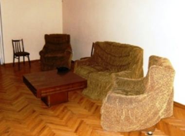 ქირავდება ბინა ვაკეში