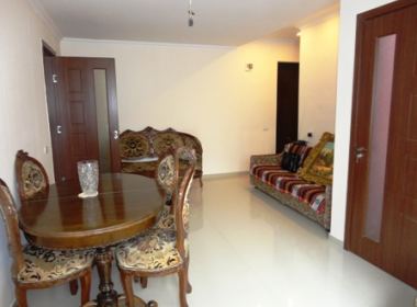 ქირავდება ბინა ვაკეში