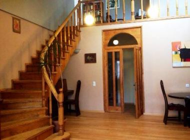 ქირავდება ბინა ვაკეში