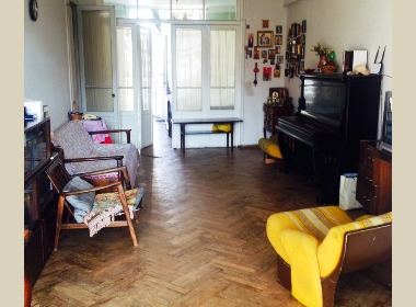 იყიდება ბინა საბურთალოზე