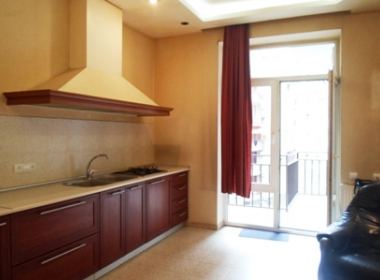 ქირავდება ბინა ვერაზე