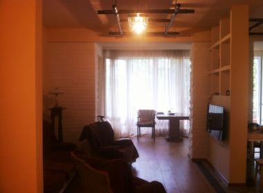 ქირავდება ბინა ვაკეში