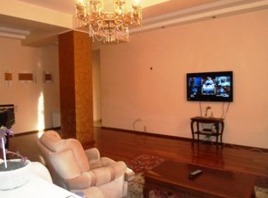 იყიდება ბინა ვაკეში