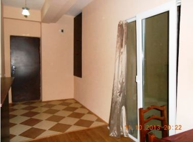 იყიდება ბინა ვერაზე