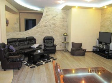 იყიდება ბინა საბურთალოზე