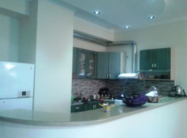 ქირავდება ბინა ვაკეში