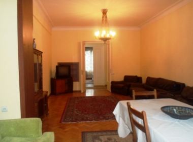 ქირავდება ბინა ვაკეში