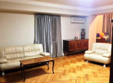 იყიდება ბინა საბურთალოზე