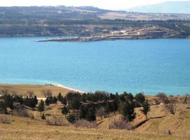 იყიდება მიწის ნაკნეთი თბილისის ზღვასთან