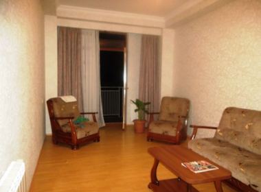 ქირავდება ბინა ვაკეში