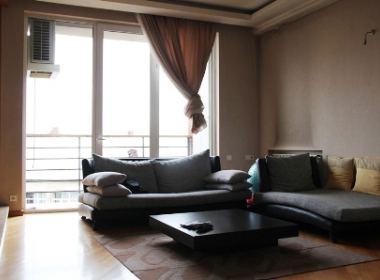 ქირავდება ბინა ვერაზე