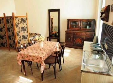 ქირავდება ბინა მთაწმინდაზე