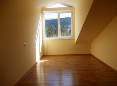 იყიდება ბინა საბურთალოზე