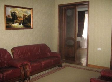 ქირავდება ბინა ვაკეში