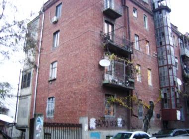 იყიდება ბინა ვერაზე