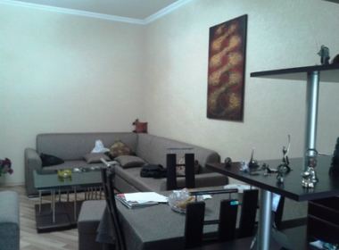 ქირავდება ბინა ვაკეში