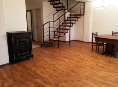 ქირავდება ბინა ვაკეში