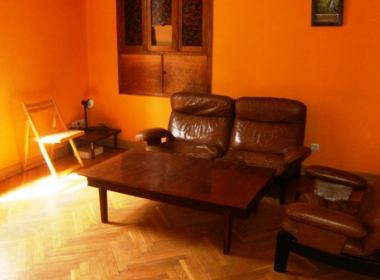 ქირავდება ბინა ვაკეში