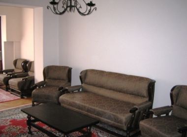 ქირავდება ბინა ვერაზე