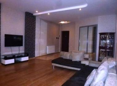 ქირავდება ბინა ვაკეში