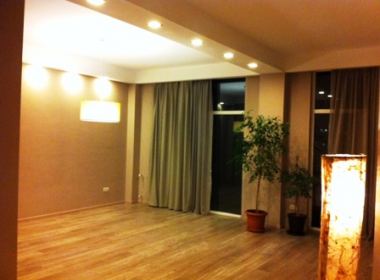 ქირავდება ბინა ვაკეში