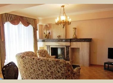 ქირავდება ბინა ვაკეში