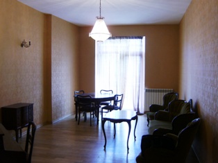 ქირავდება ბინა ვაკეში