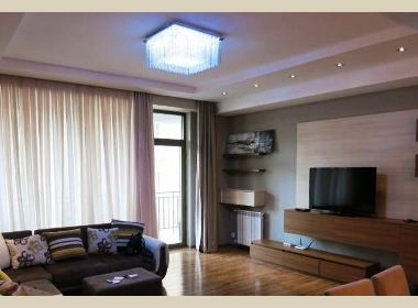 ქირავდება ბინა ვაკეში