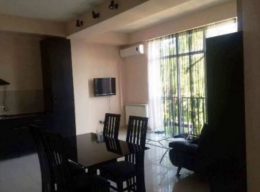 ქირავდება ბინა ვაკეში