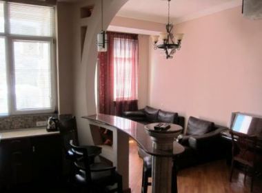 ქირავდება ბინა ვაკეში