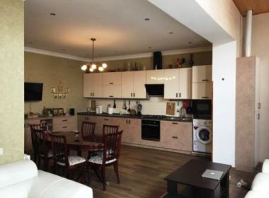 ქირავდება ბინა სოლოლაკში