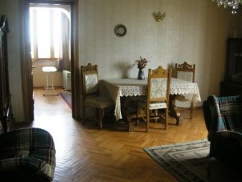 ქირავდება ბინა საბურთალოზე