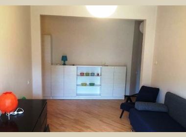 ქირავდება ბინა ვაკეში