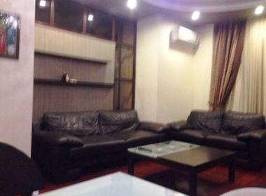 ქირავდება ბინა ვაკეში